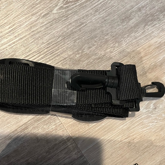 12.1” Targus Intellect Slim Briefcase - Picture 3 of 7